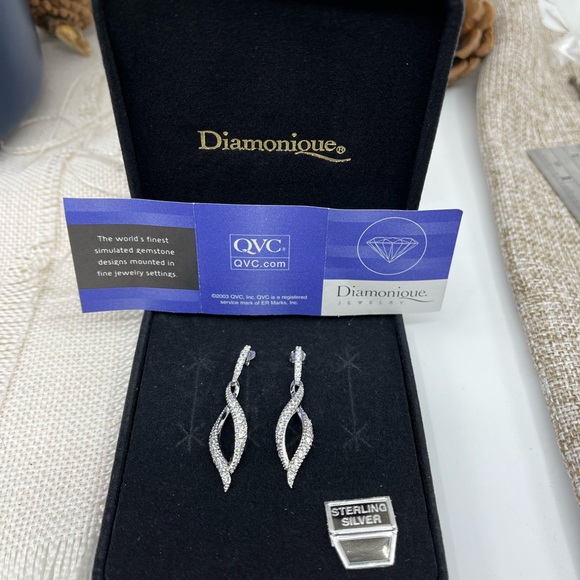 Elegant Vintage QVC Diamonique Earrings - Sterling Silver with Sparkling Stones - Picture 7 of 16